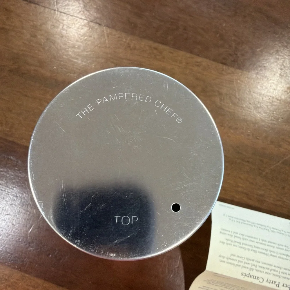 Pampered Chef Scalloped Bread Tube #1565 Loaf Pan & Use/Care/Recipe cards